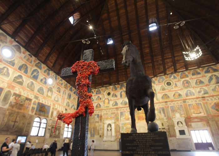 Una delle opere di Gaetano Pesce a Palazzo della Ragione