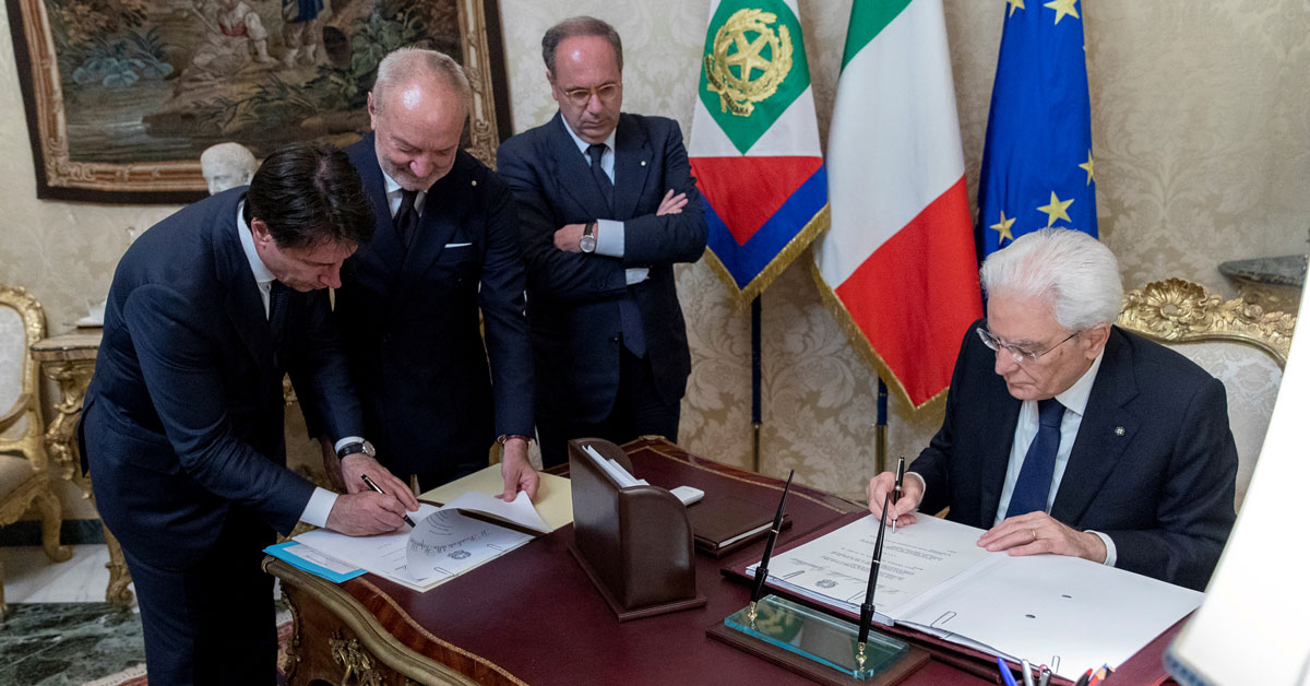 Firma Sergio Mattarella - Giuseppe Conte