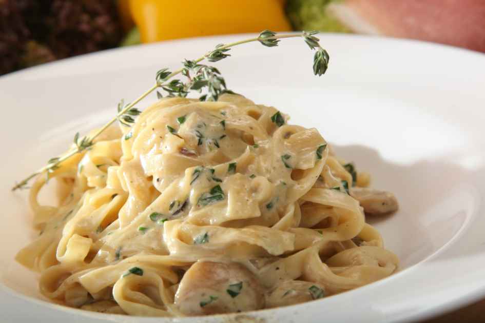 fettuccine Alfredo