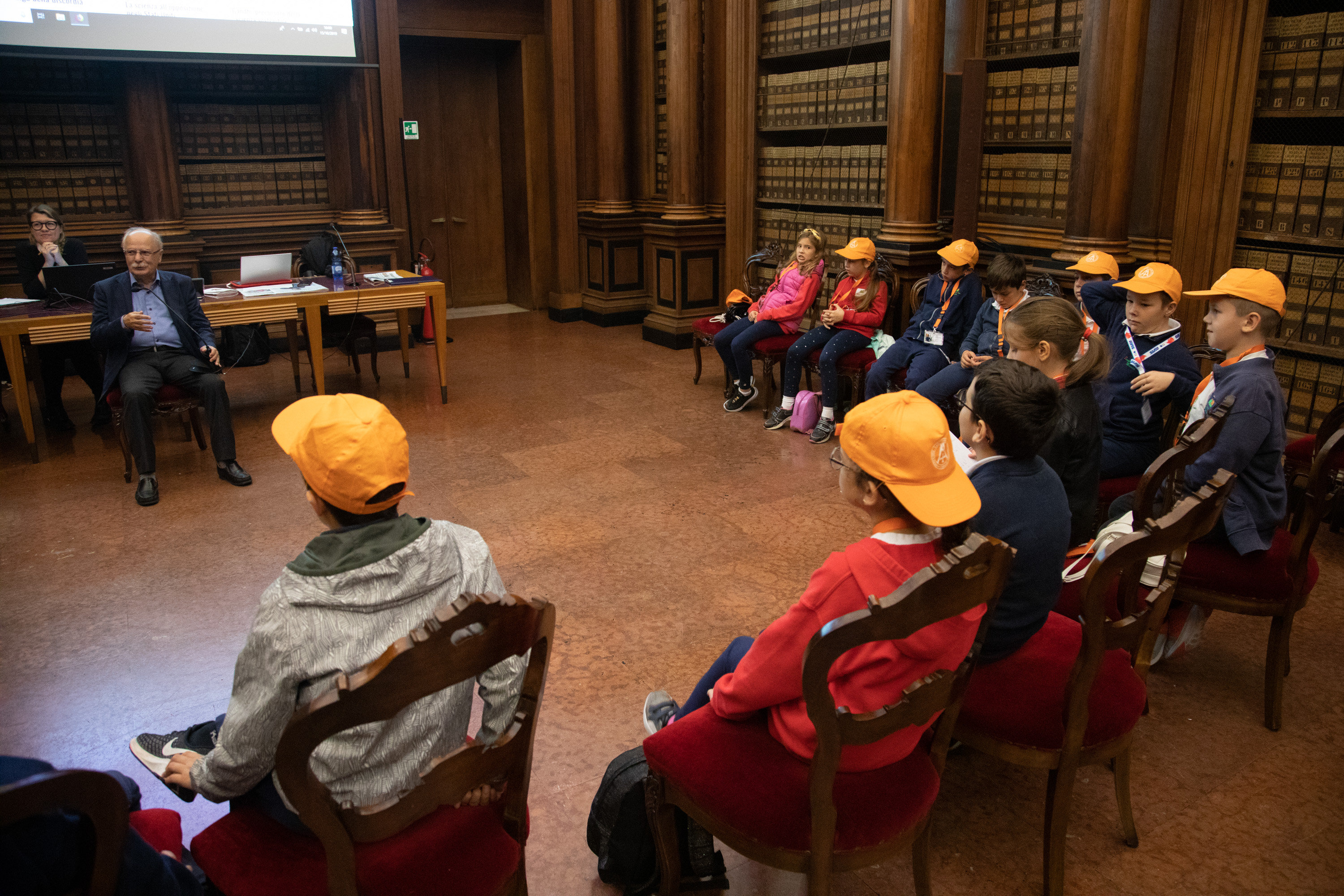 "Reporter per un giorno", Kids university 2019 - Archivio antico, Palazzo Bo, Università degli studi di Padova (foto: Andrea Signori)