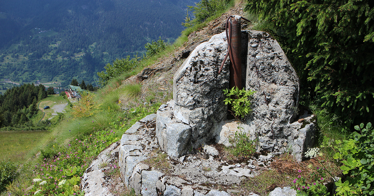 Corno d'Aola, postazione antiaerea italiana