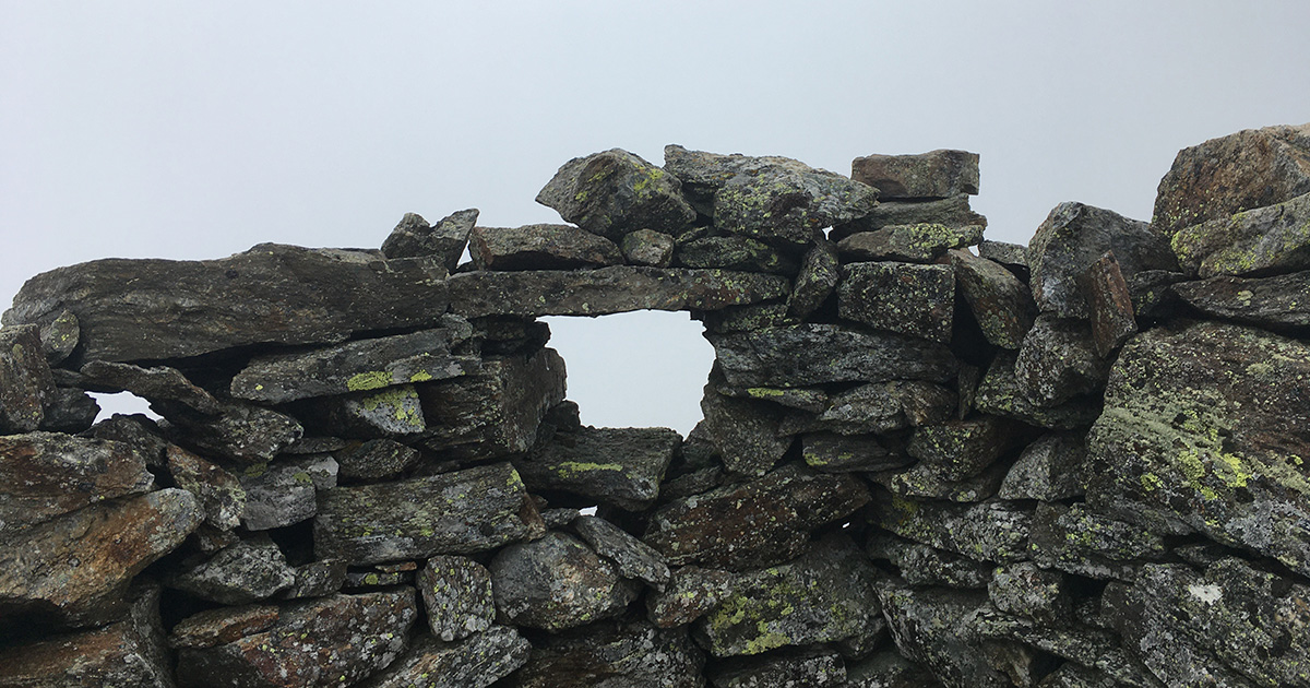 Monte Serodine, trinceramenti sulla cima di Bleis