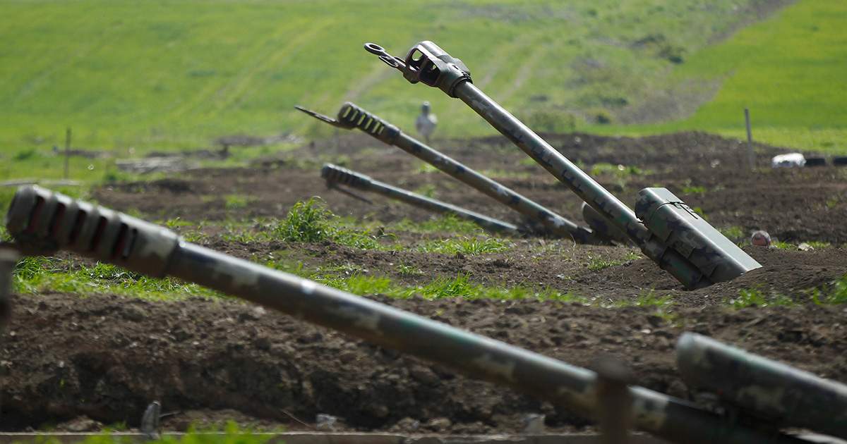 Artigliera armena al confine con il l Nagorno-Karabakh 