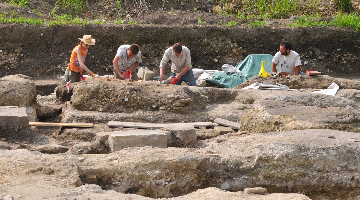 Aquileia (Udine). Scavo e pulizia dei livelli post-antichi rinvenuti nel settore occidentale dell’abitazione