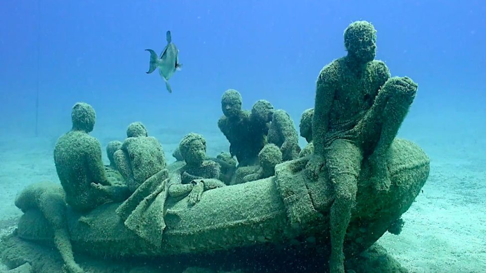 The Raft of Lampedusa, Museo Atlántico, 2016. Image credit: Jason deCaires Taylor, @jasondecairestaylor. 