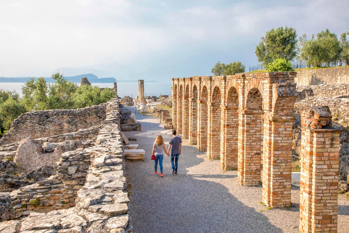 Il criptoportico delle Grotte di Catullo, Lago di Garda