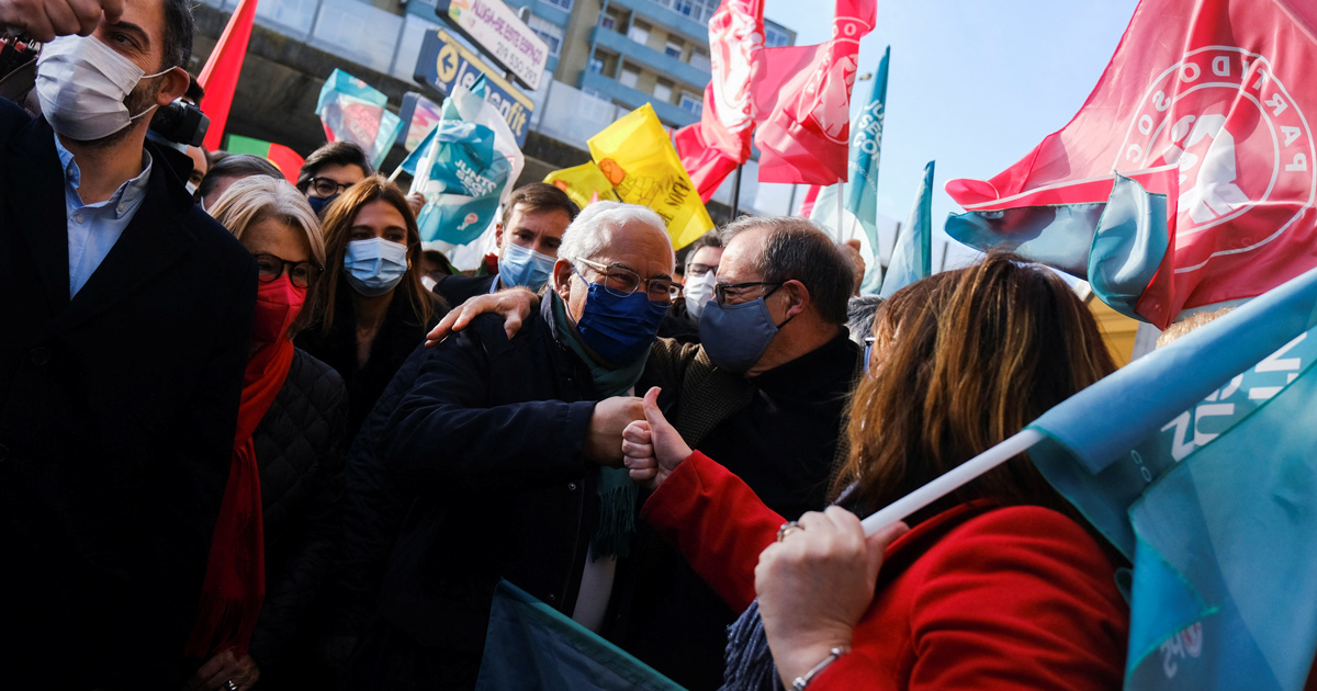 Il premier uscente del Portogallo, Antonio Costa, durante un comizio. Foto: Reuters