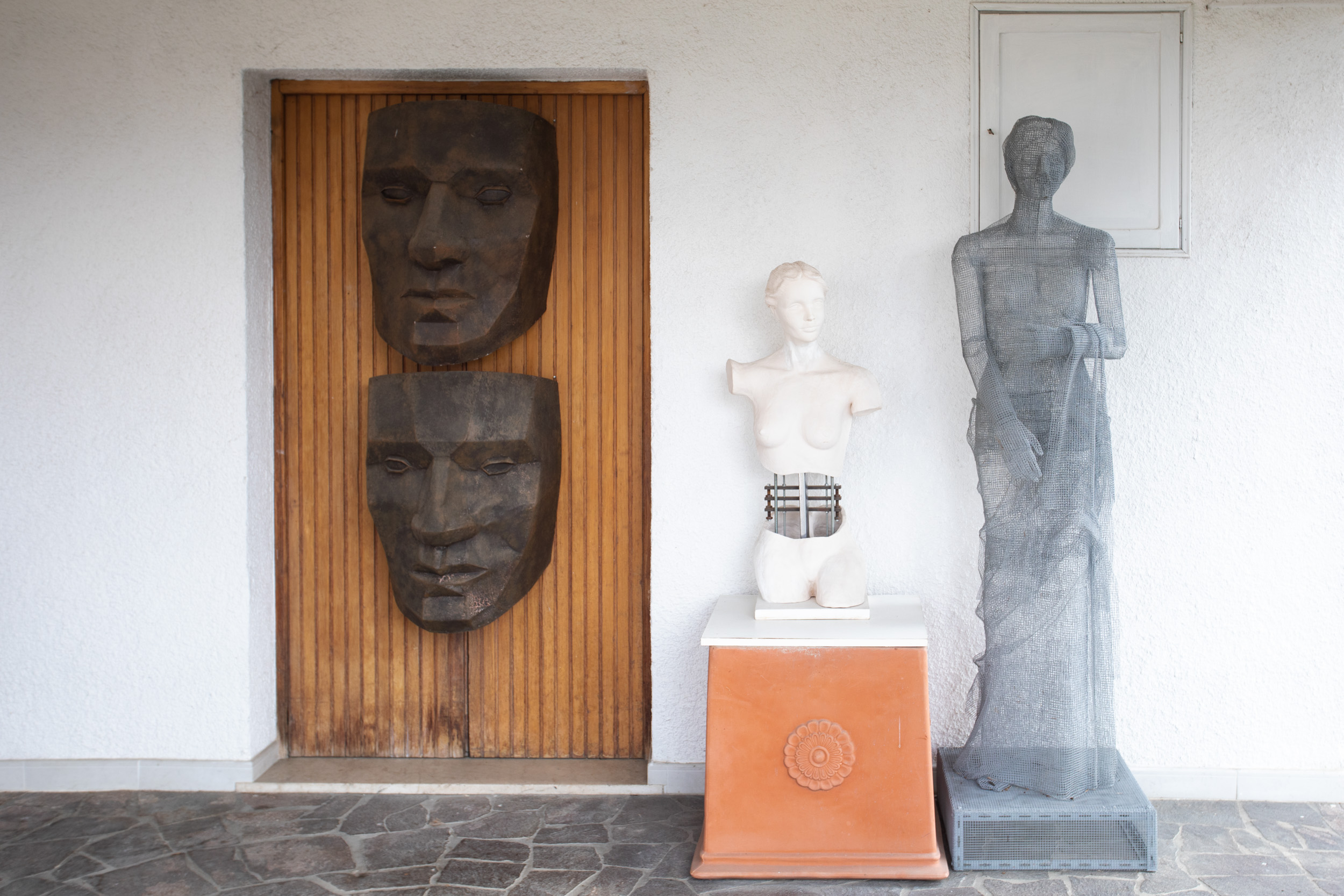 Esterno dell'atelier di Franz Chi a Grantorto, Padova. Foto di Massimo Pistore