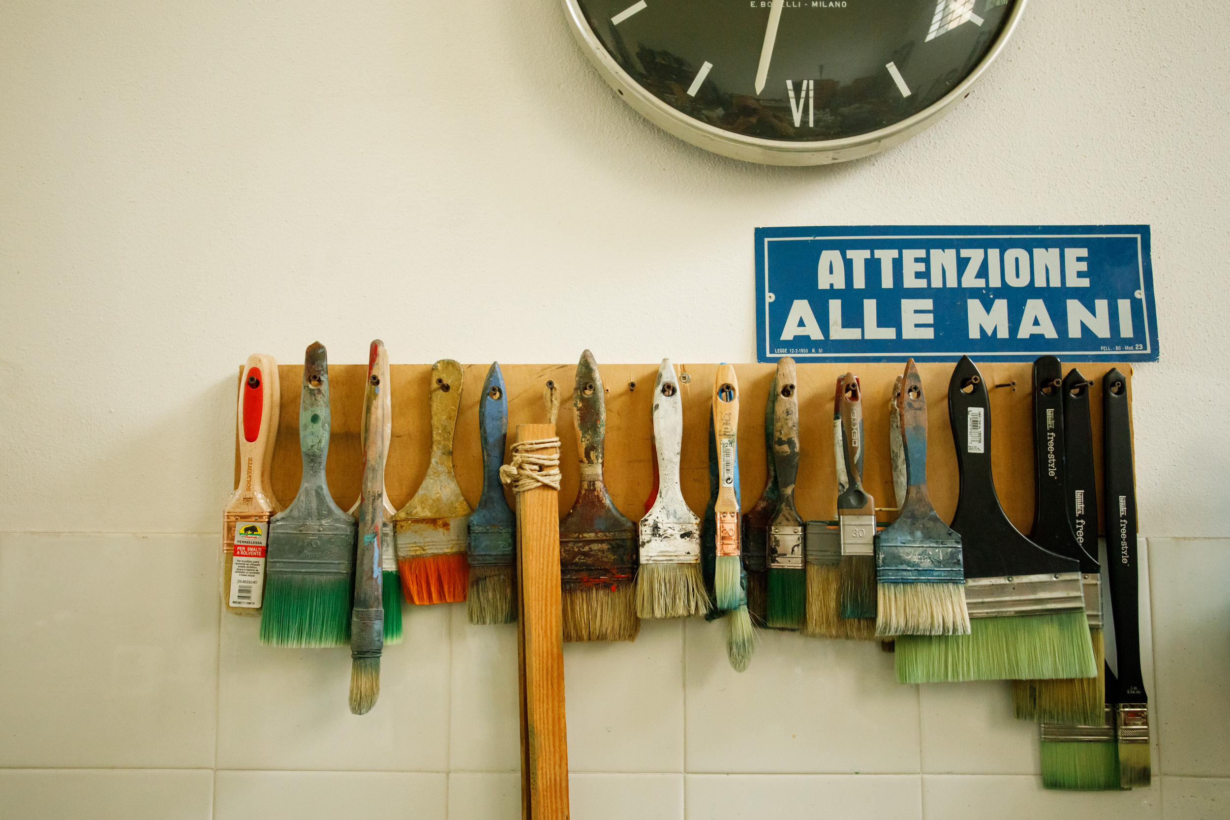 Dettagli dell'atelier di Antonio Panzuto. Foto: Massimo Pistore