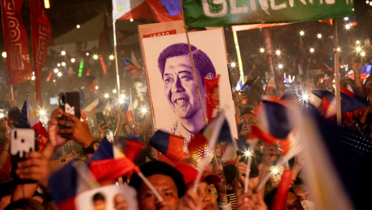 Un ritratto, durante una manifestazione pre-elettorale, di Ferdinand Marcos Jr. Foto: Reuters