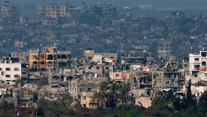 Case distrutte dai bombardamenti lungo la Striscia di Gaza. Foto: Reuters